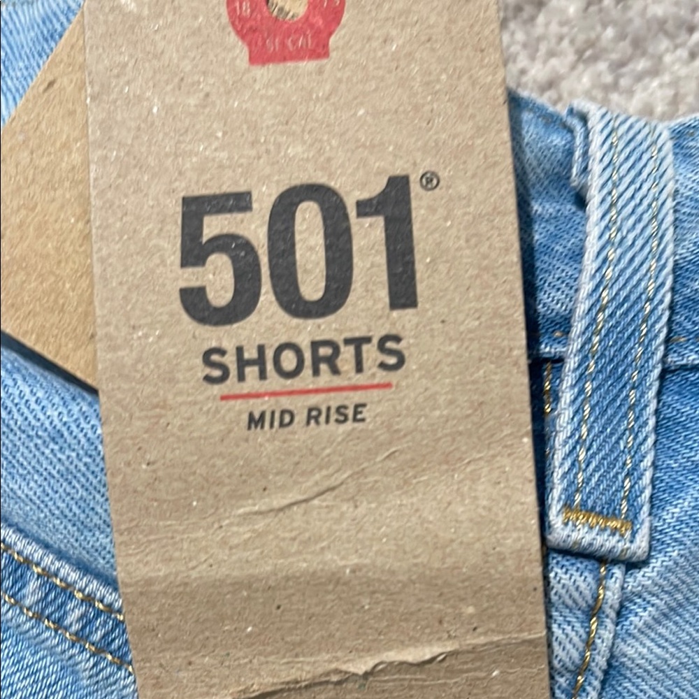 Levi's Women's Light Blue Denim Shorts - Picture 7 of 8